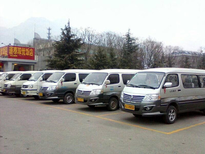 泰安榮泰汽車服務(wù) 專業(yè)酒店接送用車解決方案，價(jià)格透明服務(wù)優(yōu)